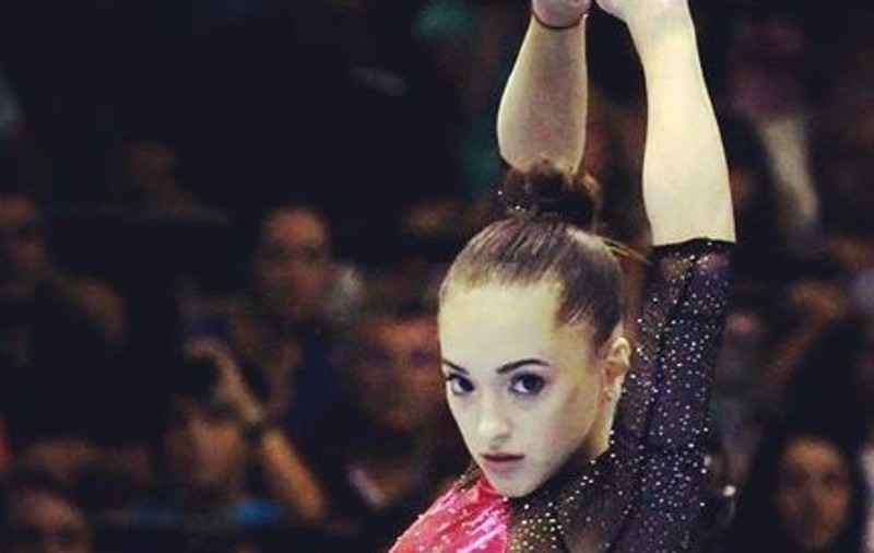 Larisa Iordache, în costum de baie. Imagini spectaculoase cu marea campioană la gimnastică