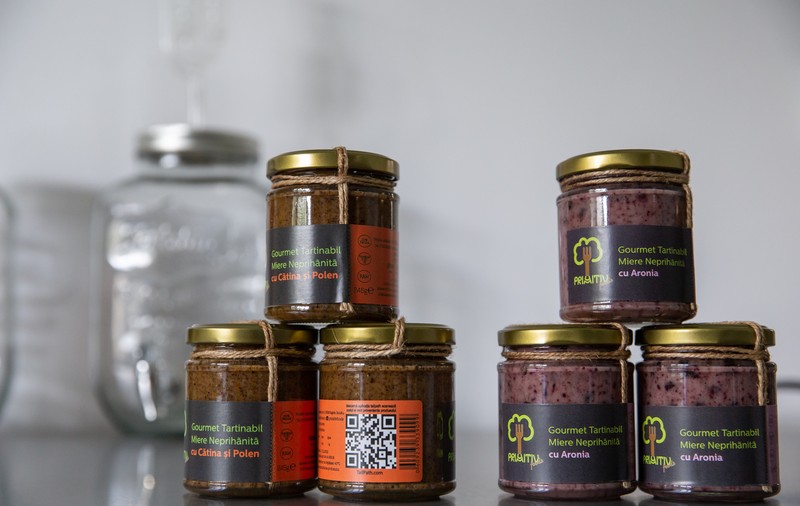 Comercianţii de miere, obligaţi să afişeze pe etichetă ţara de origine. Preşedintele a promulgat legea
