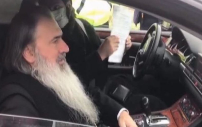 Drumul spre pelerinajul de la Sfântul Andrei, împânzit de filtre. ÎPS Teodosie, oprit și el de poliție