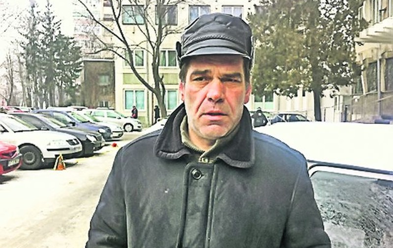 Pasageri lăsaţi de izbelişte, după ce s-a stricat autocarul