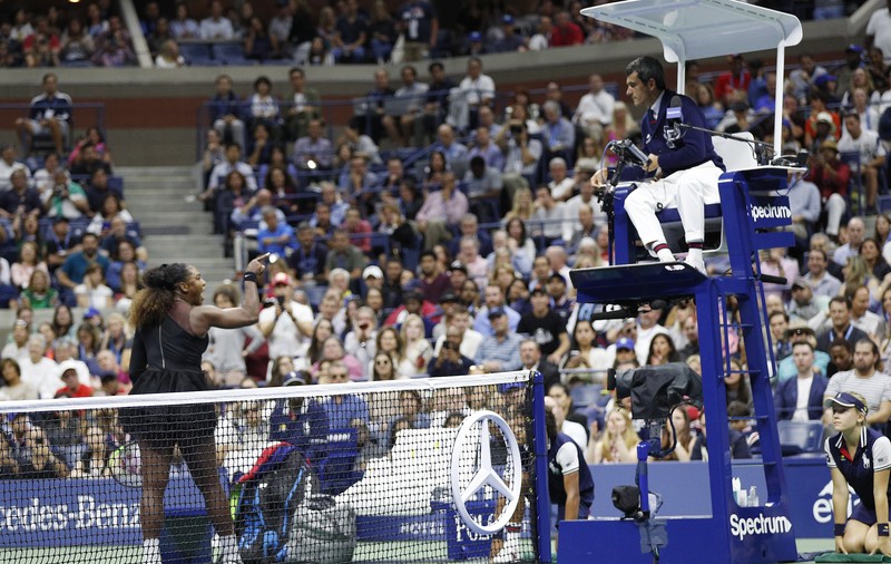 Serena Williams și-a ieșit din minți, în finala de la US Open. Arbitrul Carlos Ramos a supărat-o, iar Naomi Osaka i-a suflat titlul / VIDEO