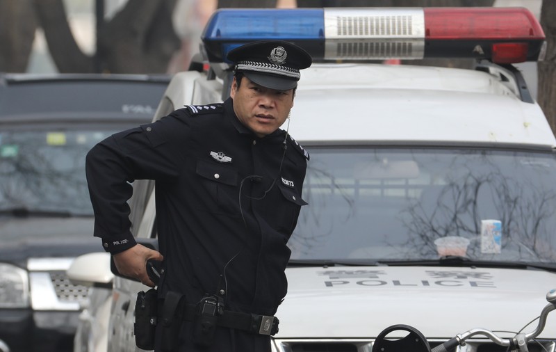 Un şofer a intrat intenţionat cu maşina în mulţime, într-un oraş din centrul Chinei. Șase oameni au murit