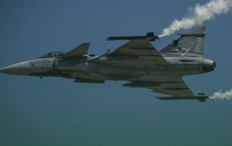 Avioane NATO, ridicate de urgență la granița cu România. Ce s-a întâmplat cu un avion de pasageri înmatriculat în China