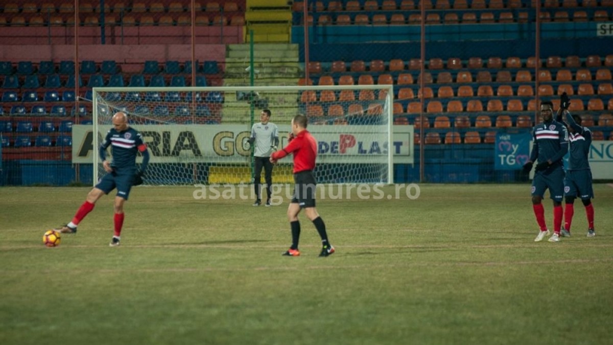 Mesajul sindicatului fotbaliștilor din România pentru jucătorii Pandurilor: ”Merită felicitați că au ieșit de pe teren”