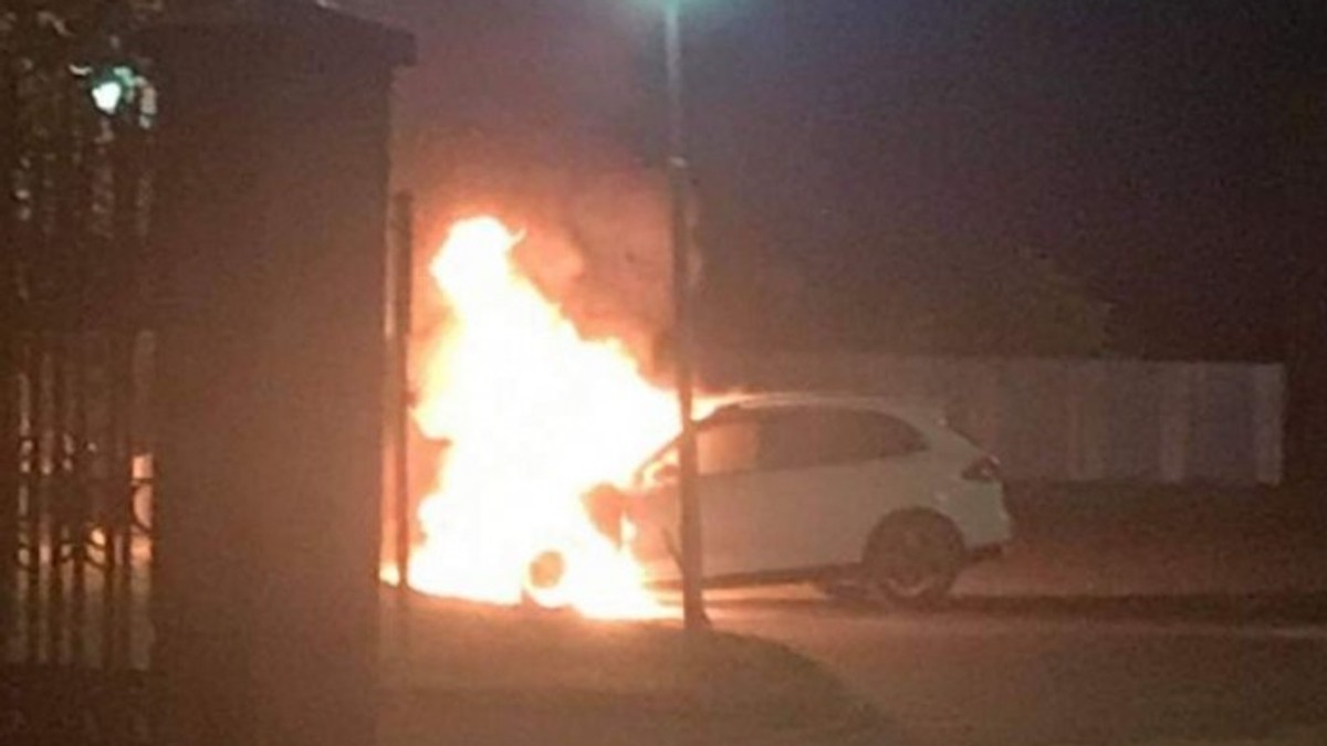 Bărbat din Buzău, găsit carbonizat într-o mașină
