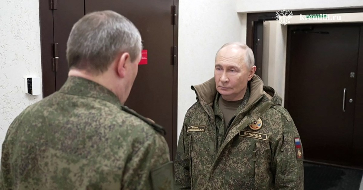 Kremlinul îl prezintă pe Vladimir Putin într-un presupus centru de comandă Foto: Profimedia