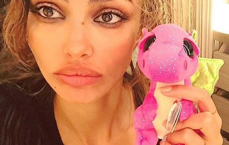 Ironia sorţii. Mădălina Ghenea şi-a scos tatuajul cu numele fostului iubit la un medic pe care-l cheamă la fel