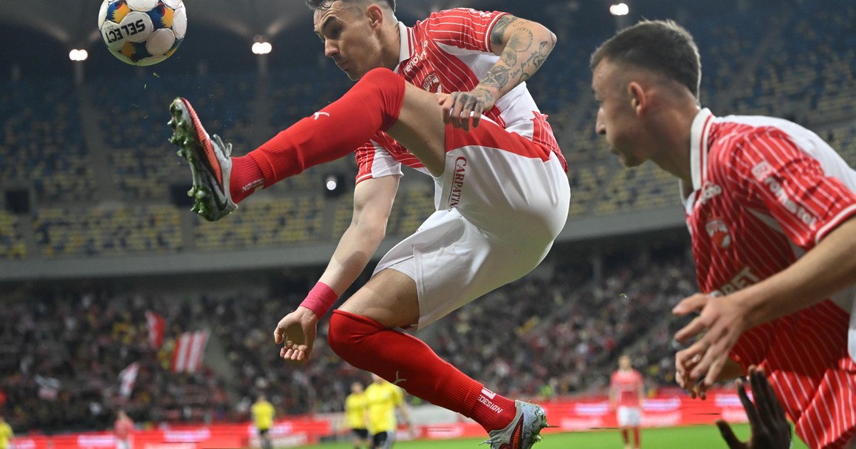 Raul Marian Oprut in meciul de fotbal dintre Dinamo Bucuresti si Universitatea Cluj, din cadrul Play off-ul Superligii Superbet, desfasurat pe Arena Nationala din Bucuresti, sambata 18 aprilie 2026.