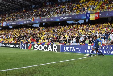 România a fost susținută de peste 10.000 de fani contra Franței FOTO: EPA-EFE/ALESSIO TARPINI