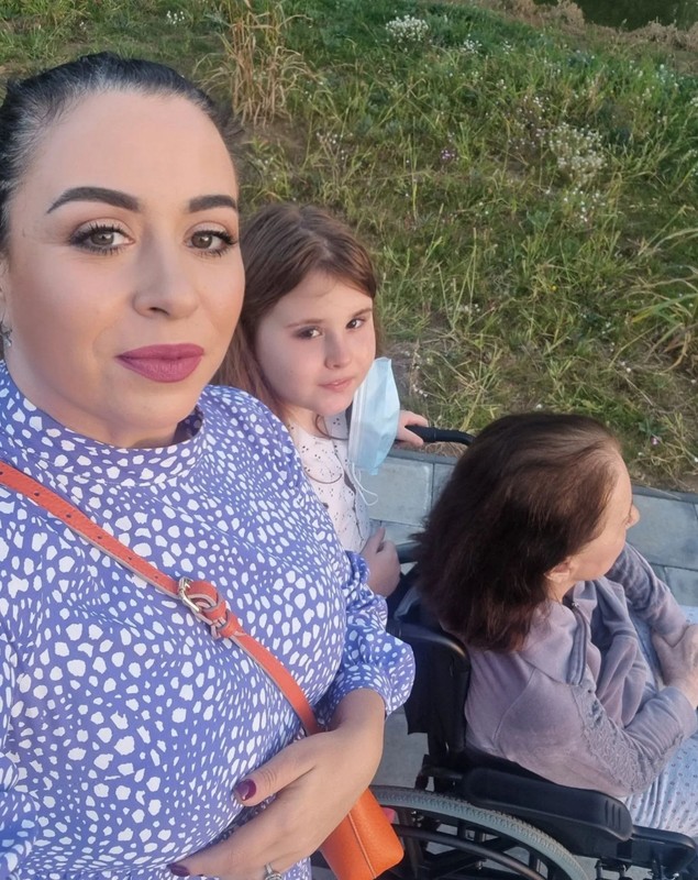 Oana Roman petrece Crăciunul cu mama ei, la centrul de recuperare unde este internată. „Marius va trebui să se ducă la ai lui”