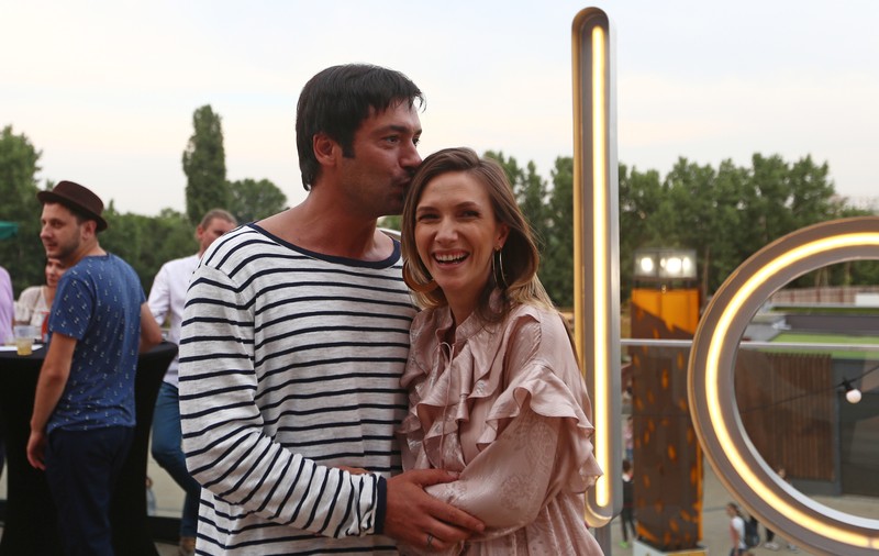 VIDEO EXCLUSIV/ Adela Popescu și Radu Vâlcan, despărțiți de ...Campionatul Mondial de fotbal. „La început făceam eforturi, păream interesată”