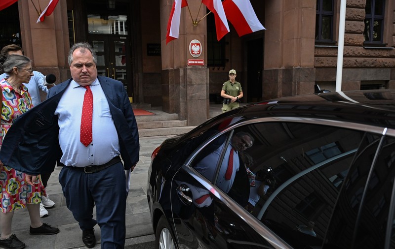 Polonia l-a convocat pe ambasadorul Rusiei și a oferit detalii despre racheta care a făcut un crater de 10 metri într-un câmp