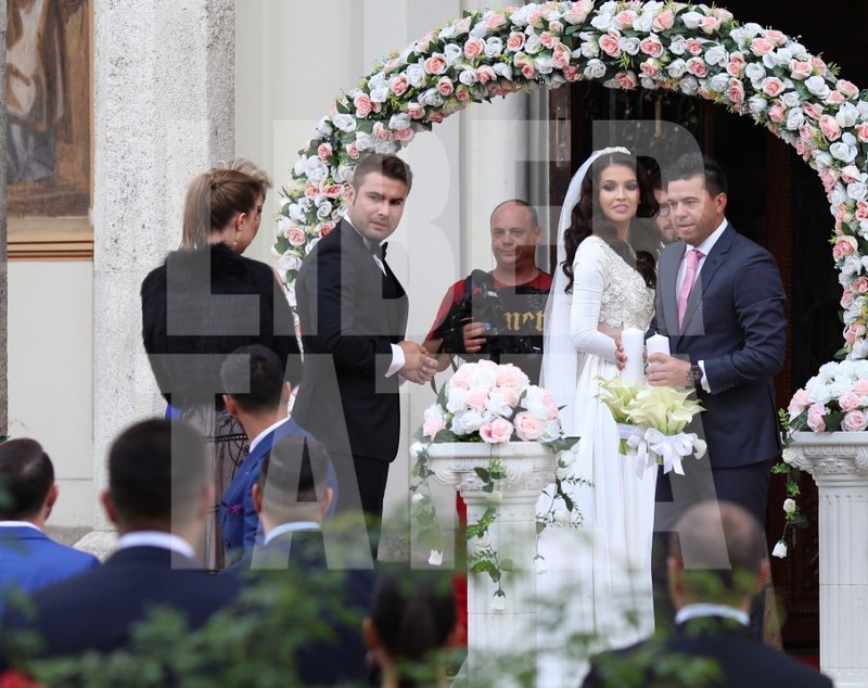 FOTO EXCLUSIV | Primele imagini de la nunta lui Adrian Mutu cu Sandra. Cum au arătat ginerele și mireasa