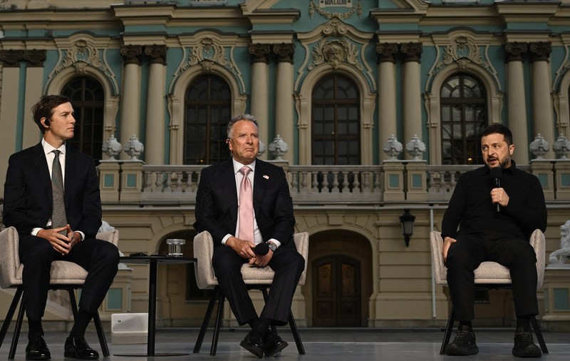 Steve Witkoff a cerut „compromisuri” în timpul vizitei la Kiev. Volodimir Zelenski vrea un summit cu Trump și Putin pentru a discuta cea mai sensibilă chestiune