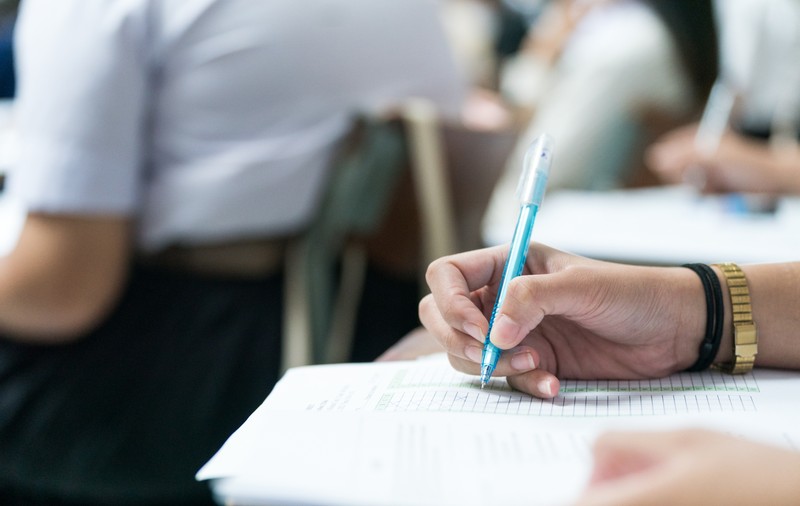 Proba scrisă a concursului pentru ocuparea postului de directori de școli va avea loc în data de 20 octombrie. Foto: Shutterstock