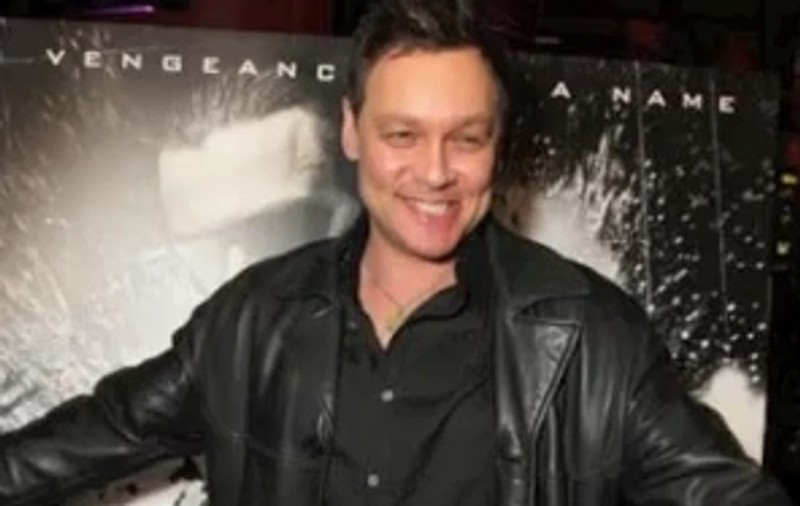 Un actor de 51 de ani din 'Lost' s-a căsătorit cu o adolescentă de 16 ani