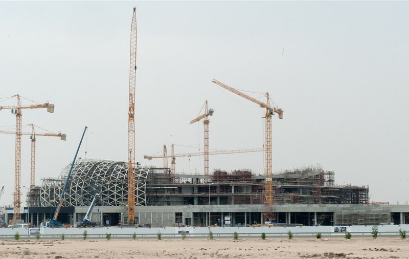Oficial din Qatar: „între 400 și 500” de muncitori au murit pe șantierele Cupei Mondiale