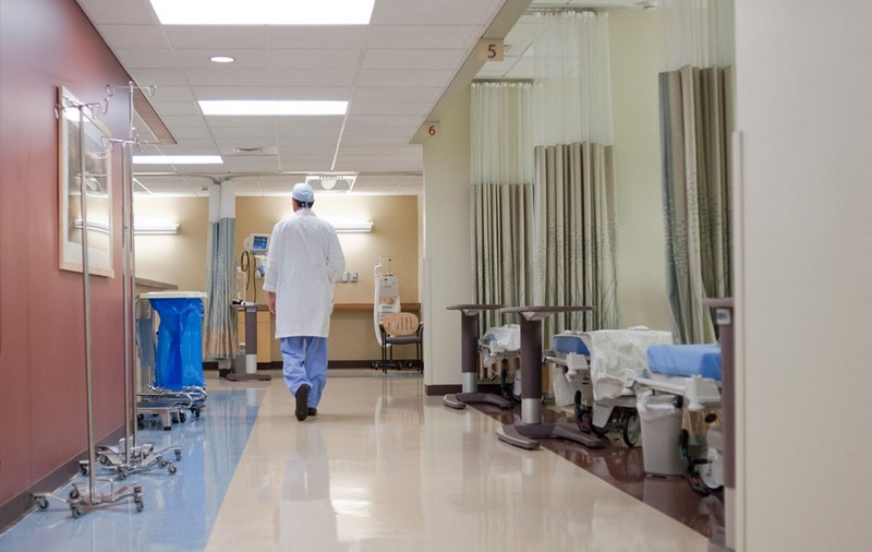 UPDATE: Percheziții DNA la patru spitale mari din București | Managerul Spitalului “Bagdasar-Arseni”, reținut. Ce mită a primit
