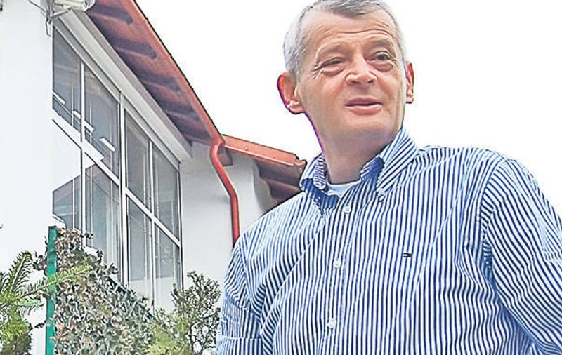 Detalii INCREDIBILE despre Oprescu: avea un aparat de bruiat telefoane mobile în casă şi primea banii sub o pernă 