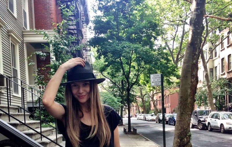 Ce face ADELA POPESCU la NEW YORK, în timp ce IUBITUL RADU "a PUS GHEARA pe LAPTOP"!