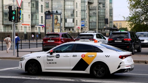 Grupul rus Yandex a virat primele fonduri la bugetul Republicii Moldova: o amendă de aproape 40.000 de euro pentru refuzul de a divulga lista șoferilor. Foto: Getty Images