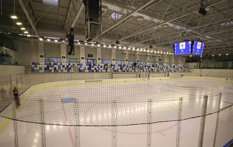 Patinoarul Berceni Arena găzduiește primul meci de hochei din București după 12 ani. Ce se întâmplă cu Patinoarul Flamaropol
