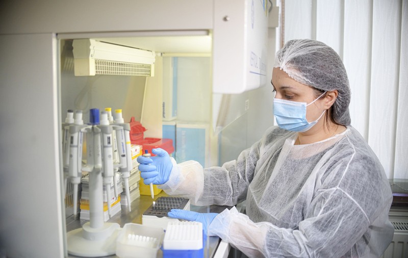Două spitale din Satu Mare s-au transformat în focare de infecție după ce mai multe cadre medicale au fost confirmate cu SARS-CoV-2
