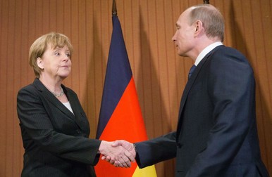 Angela Merkel și Vladimir Putin, în 2014 | FOTO: EPA