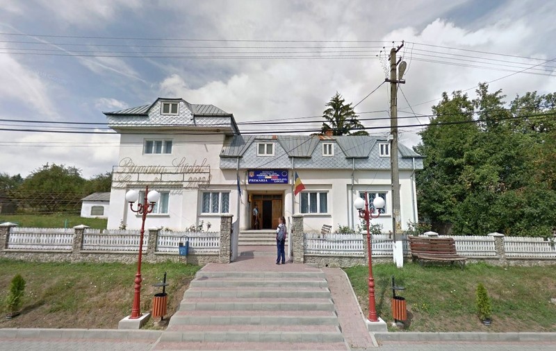 Soția primarului din comuna ieșeană Sirețel a dat Primăria în judecată și a câștigat. În timpul procesului, ea a devenit viceprimar