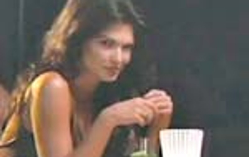 O seduce pentru a-i fura un rinichi