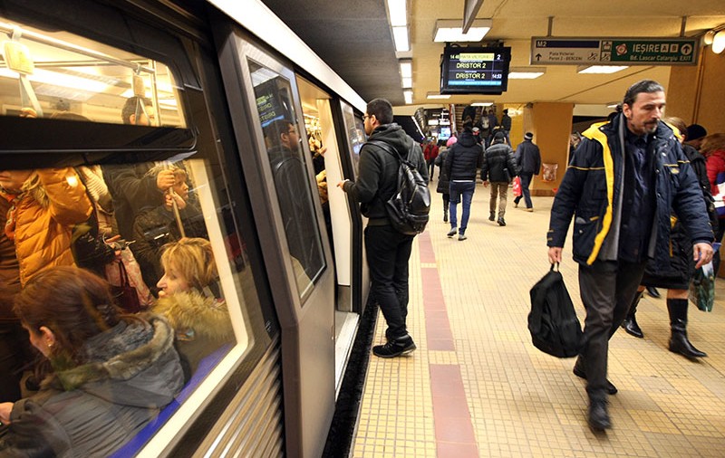 Călătoria cu metroul se scumpește după creșterile de salarii din Metrorex. Ministrul Lucian Șova: "Sindicatul Metrorex a şantajat"