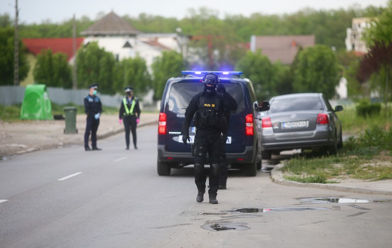 O femeie de 84 de ani din Vâlcea a fost bătută crunt și umilită de fiica sa. Poliția a deschis un dosar penal pentru violență