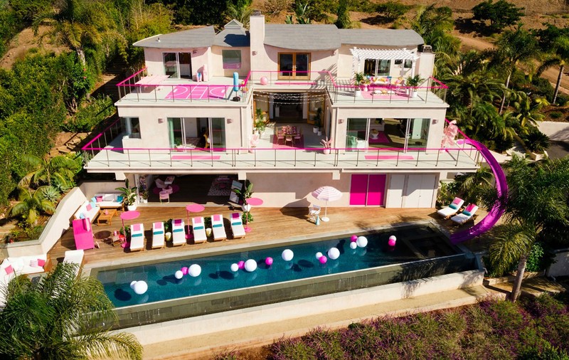 Vacanță în lumea Barbie! „Casa de vis” a păpușii poate fi închiriată. Cât costă o noapte de cazare