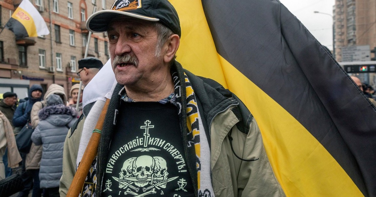 Drapelul lui Alexandru al II-lea arborat de naționaliști ruși FOTO Profimedia