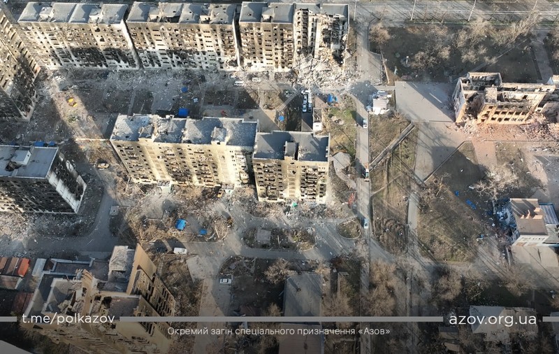 „Mi-au scos ochii, mi-au ars trupul, dar nu-mi pot lua sufletul”. Noi imagini din Mariupol, filmate cu o dronă, arată proporțiile distrugerilor