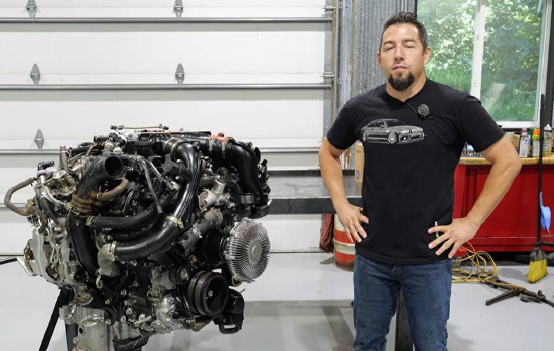 Un mecanic a desfăcut cel mai problematic motor Toyota care a cedat aproape nou