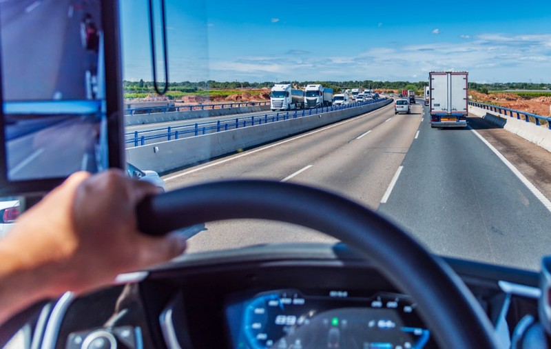 Peste jumătate dintre șoferii de TIR dezactivează sistemele de asistență ale șoferului care salvează vieți, pe șoselele din Germania