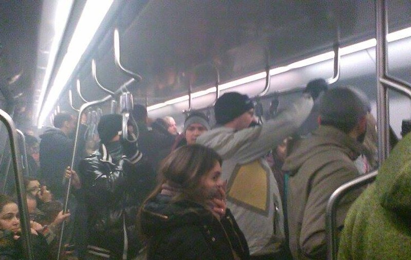 UPDATE. Alarmă de incendiu la metrou. Circulația a fost reluată pe magistrala magistrala Unirii- Berceni