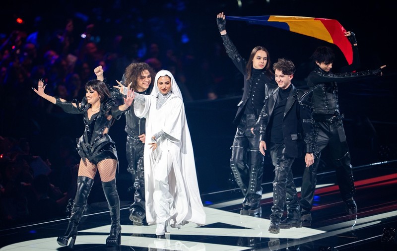 Cine este femeia în alb din show-ul Alexandrei Căpitănescu de la Eurovision 2026. Rolul simbolic introdus în ultimul moment