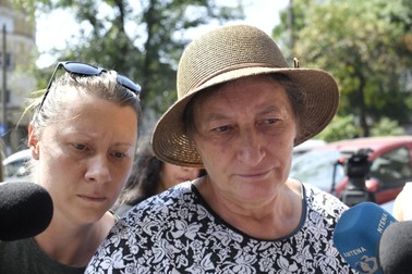 Soția lui Gheorghe Dincă, Elena, sosește pentru a fi audiată în dosarul Caracal, la sediul Direcției de Investigare a Infracțiunilor de Criminalitate Organizată și Terorism (DIICOT) din București, joi 22 august 2019. Foto: Hepta