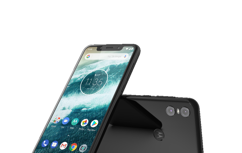 IFA 2018. Motorola prezintă Motorola One și One Power, două smartphone-uri cu design apropiat iPhone X - VIDEO