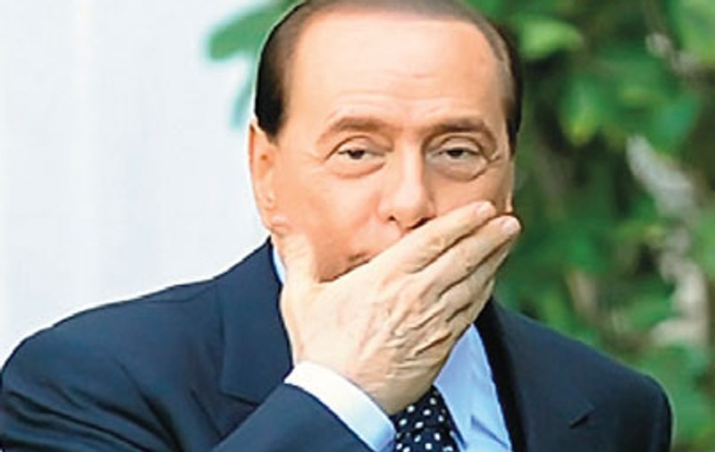 Berlusconi: «Sunt fotografii inocente»