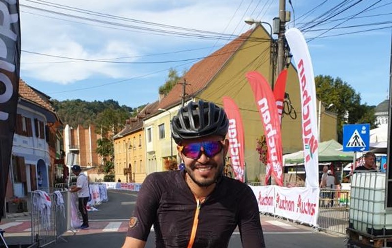 Rodolfo Torres, ciclistul artist din Turul României: scrie poezii și pictează