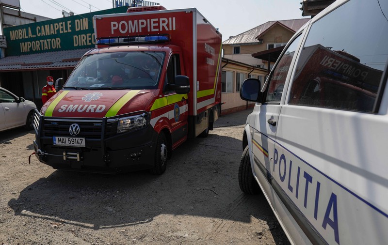 Doi funcționari publici care l-au acoperit pe patronul „azilelor groazei”, reţinuţi de DNA