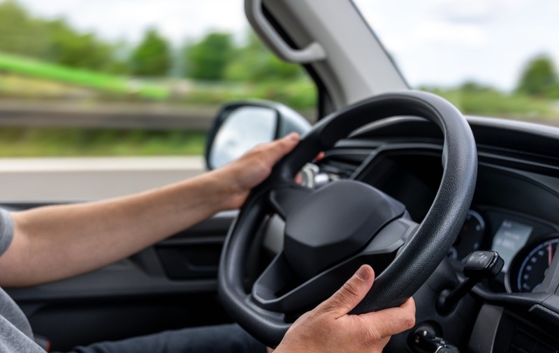 Cele 5 reguli pe care șoferii nu le respectă aproape niciodată în trafic