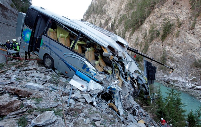 Tragedie în Argentina! Accident de autocar soldat cu peste 10 morţi şi 50 de răniţi