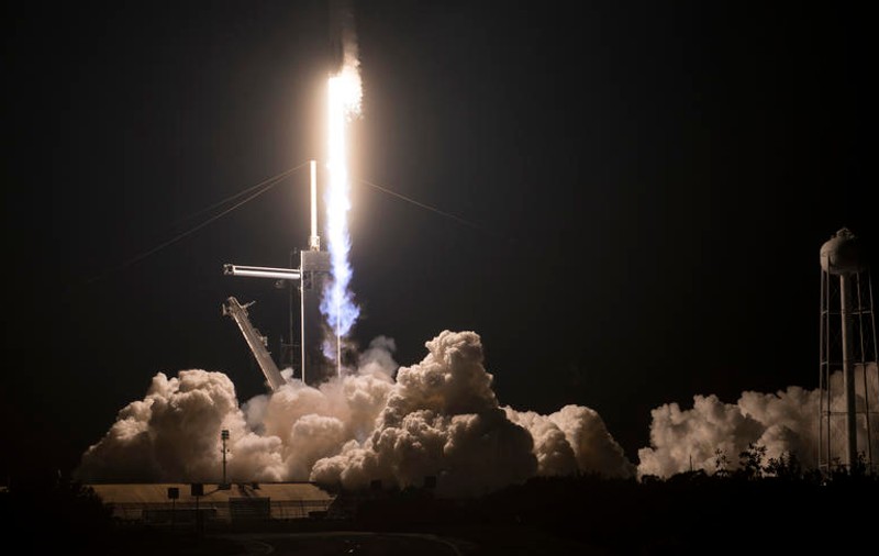 Space X și Nasa, o nouă misiune istorică în spațiu. O rachetă cu patru astronauți la bord a decolat spre Stația Spațială Internațională