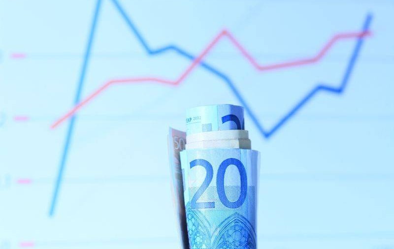 Euro a făcut un pas înapoi după trei recorduri consecutive. Află ce curs a anunțat BNR!
