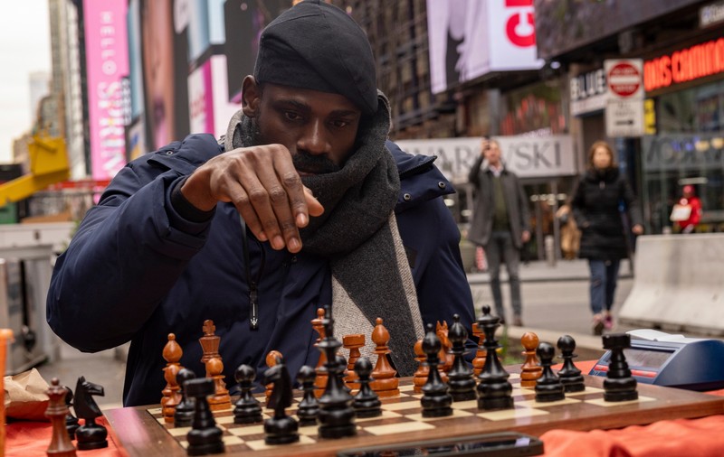 Nigerianul Tunde Onakoya doboară recordul la maraton de șah. Cât a jucat neîntrerupt