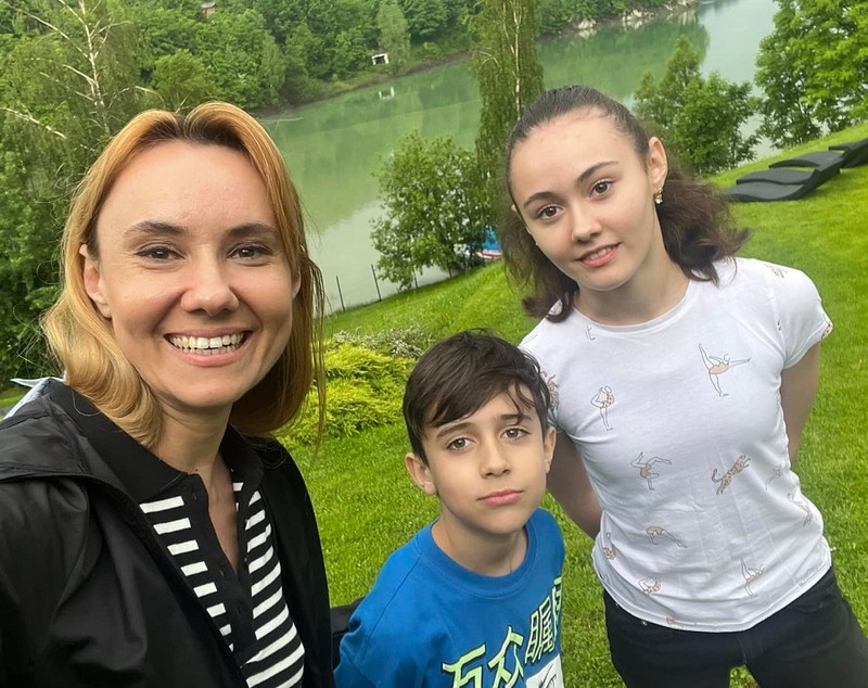 Fiica Oanei Ioniță, în vârstă de 13 ani, nu știa că fostul soț al mamei sale nu este tatăl ei biologic: „Ea a aflat anul ăsta”